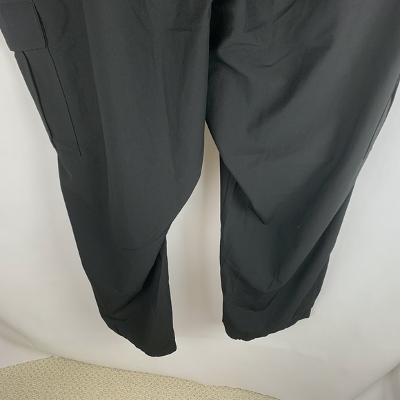old navy Slim Go-Dry Cool Hybrid Jogger Cargo Pants for Men $45 - Picture 10 of 11